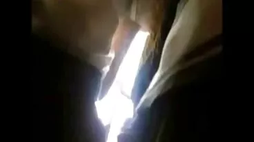 ரோக்கோ சிஃப்ரெடியில் இருந்து கவர்ந்திழுக்கும் ப்ளூ ஆங்கி, ஈவ்லின் டெல்லாய், ஜோனா புஜோலி மற்றும் சில்வியா டெல்லாய் ஆகியோருடன் பசு பெண் உடலுறவு