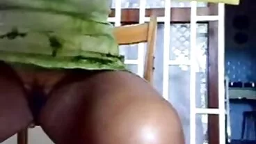 SexArt இலிருந்து ப்ரீஃபெக்ட் ஸ்கை ப்ளூவுடன் ஒல்லியான பேங்
