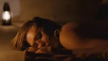 புதிய உணர்வுகளில் இருந்து கவர்ச்சியான பாரிஸ் ஒயிட் உடன் மாடி ஸ்மட்