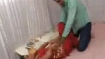 டக் பாஸில் இருந்து உணர்ச்சிவசப்பட்ட கிட்டி க்வின் உடன் சுயஇன்பம் ஆபாசப் படம்